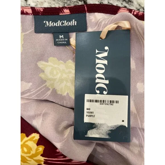 ModCloth Genuine Self Purple Short Sleeve Floral Blouse Women's Size Medium - Picture 7 of 8